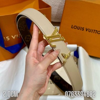 That lung nu Louis Vuitton khoa logo cai mau trang TLLV16 10