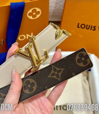 That lung nu Louis Vuitton khoa logo cai mau trang TLLV16 2