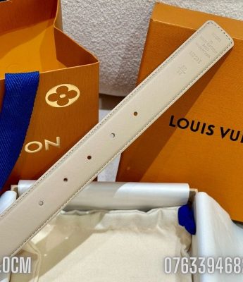 That lung nu Louis Vuitton khoa logo cai mau trang TLLV16 5