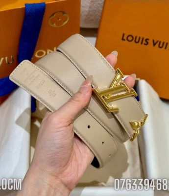 That lung nu Louis Vuitton khoa logo cai mau trang TLLV16 7