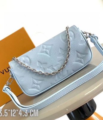 Tui Nu Louis Vuitton Wallet On Chain mau xanh