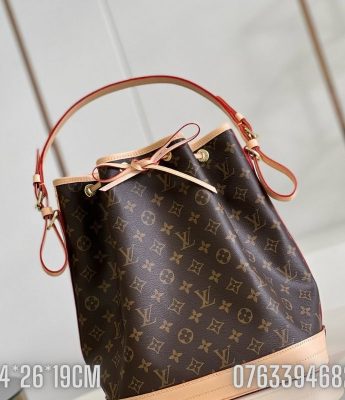 Tui nu Louis Vuitton Gaston hoa nau 3