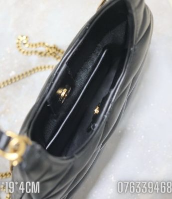 Tui nu YSL Sade hobo mau den 8 1