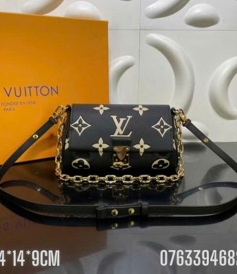 Tui xach nu Louis Vuitton mau den hoa tiet hoa trang day xich TNLV88 5