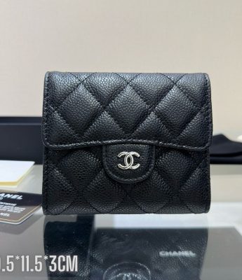 Vi nu Chanel Caviar mau den 8