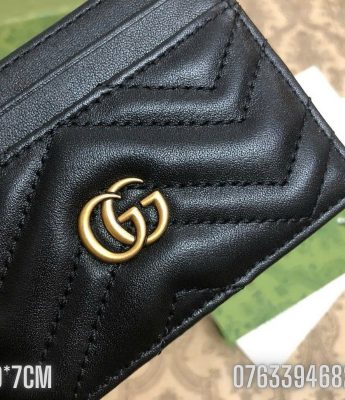 Vi nu Gucci dung the dap logo mau den VNGC29 5