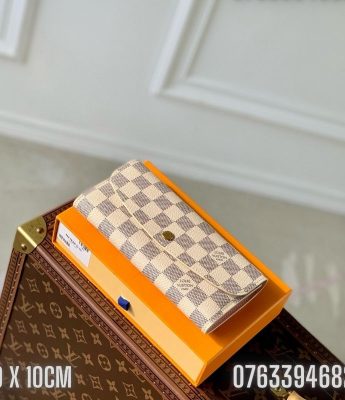 Vi nu Louis Vuitton dang dai caro trang TNLV20 4