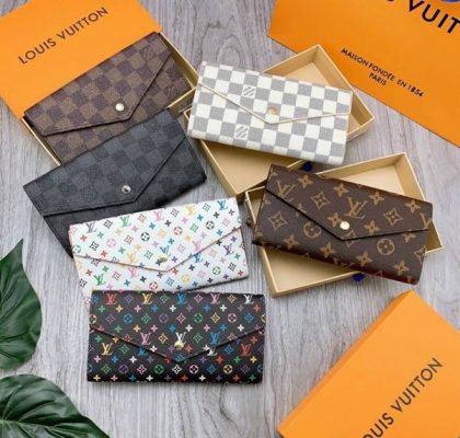 Giá ví cầm tay Louis Vuitton chính hãng 2025 – Đáng để đầu tư?